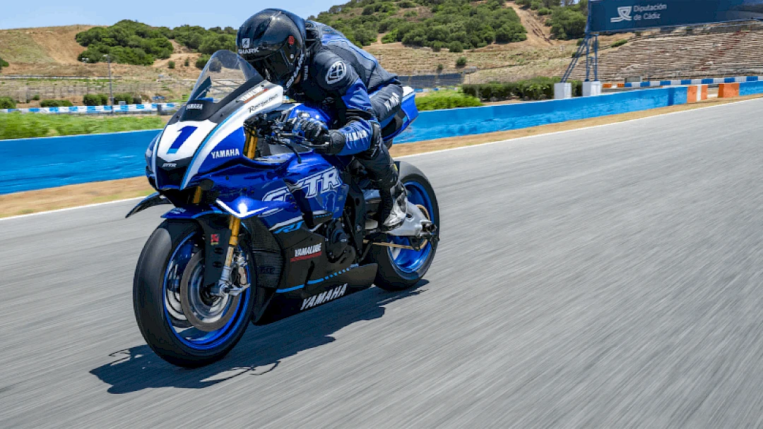 Die neuen R1 RACE und R1 GYTR® sind da!